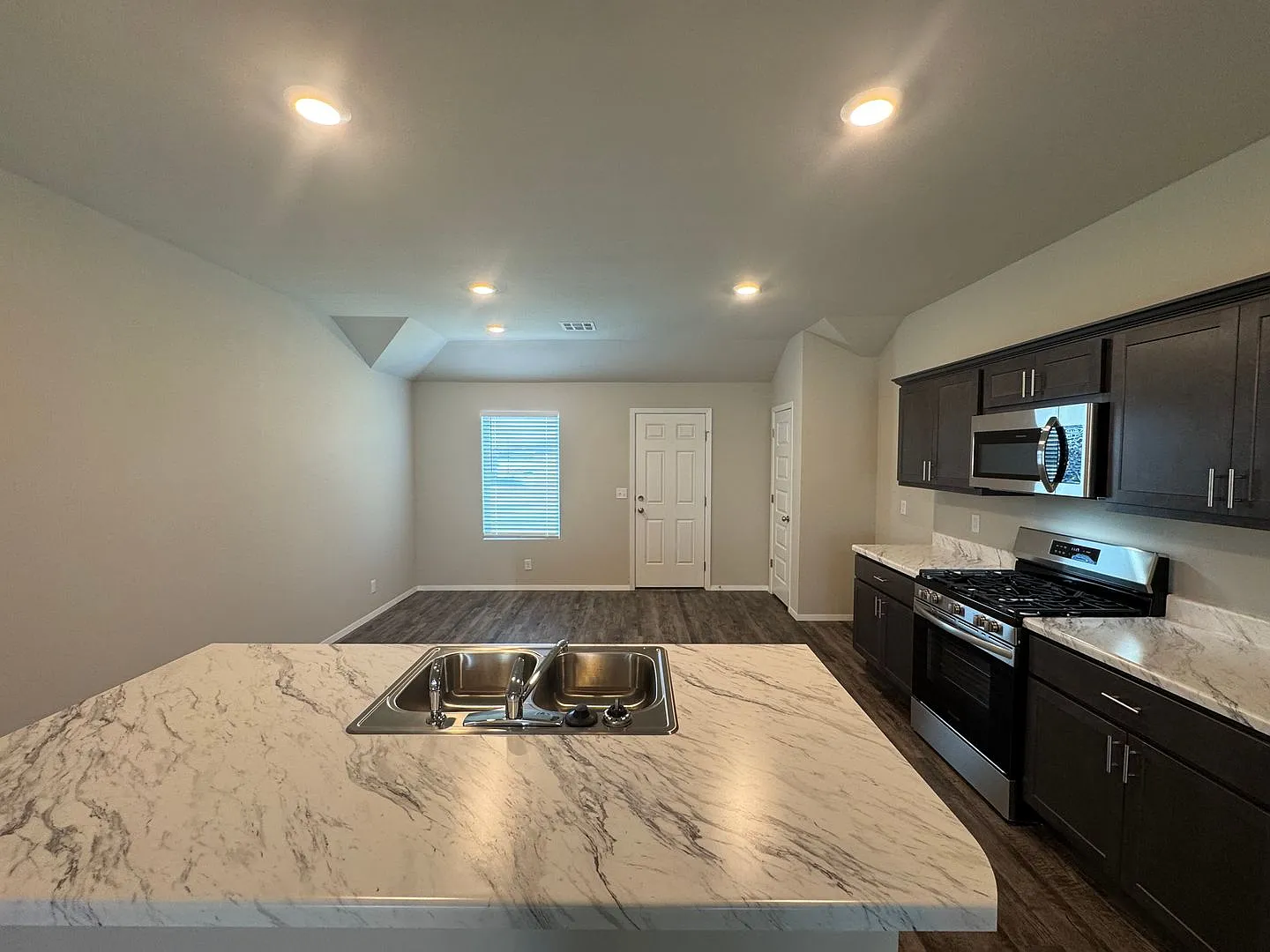 1 year old - 4 bedroom 2 bath in Broken Arrow — Photo 3