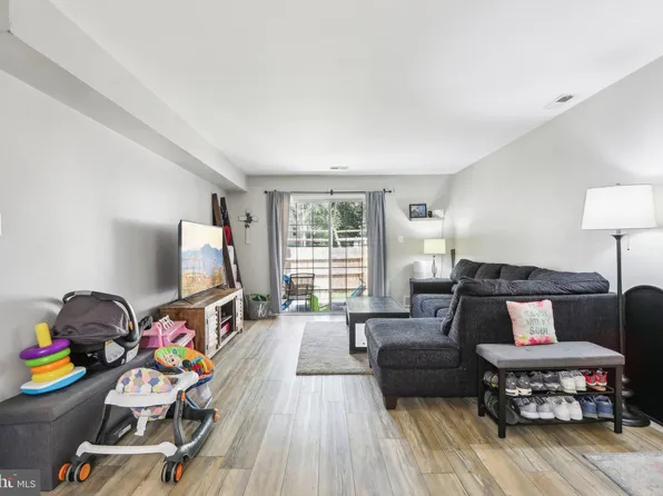 1392 Tristram Cir, Mantua, NJ 08051