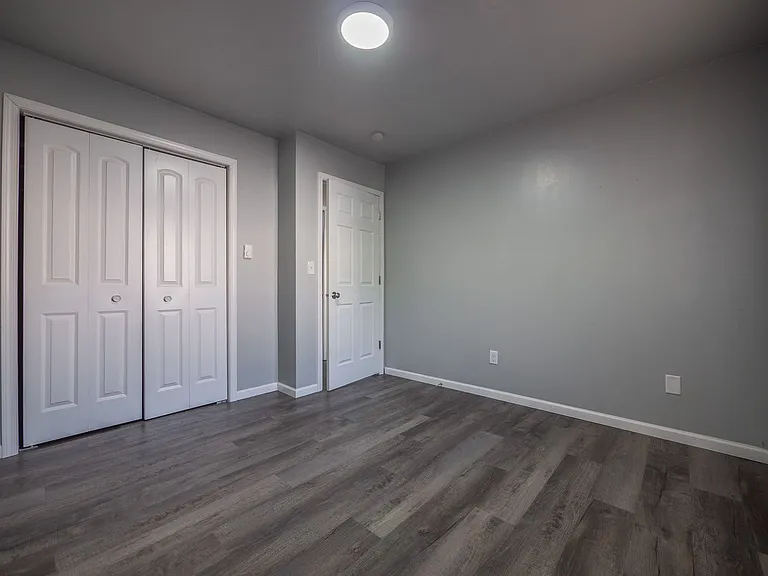 1104 N Walnut St — Photo 15