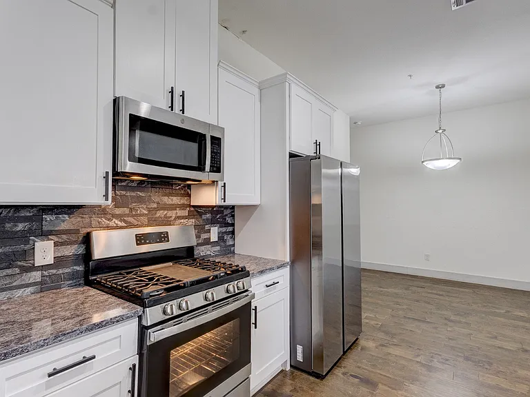 6043 Rivendell Dr — Photo 7