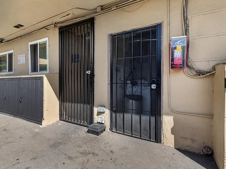 685 S Coronado St #207 — Photo 18