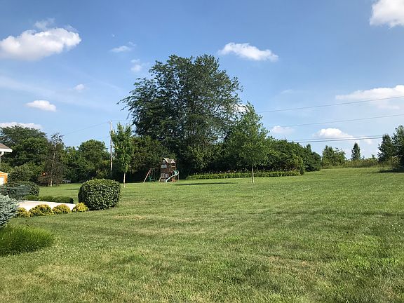 2nd image of 136 Boone Dr