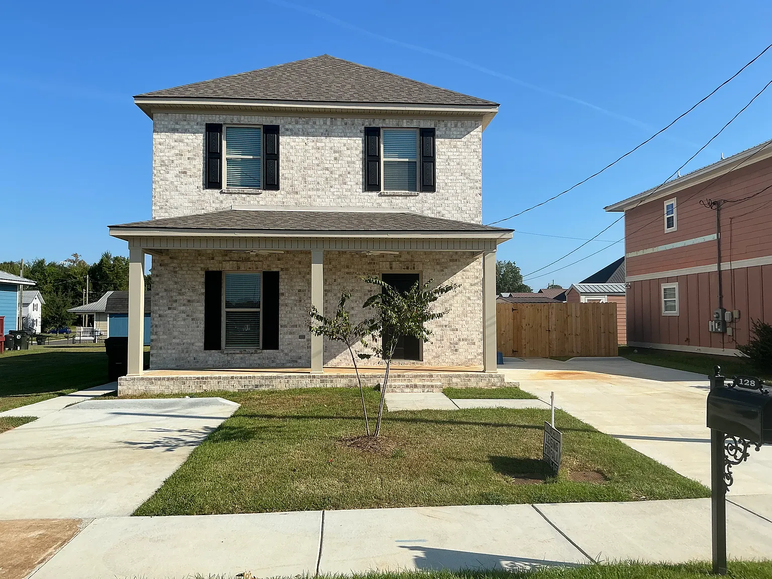 4 bed, 4.5 bath, 2120 sqft, $3,200 — Photo 1
