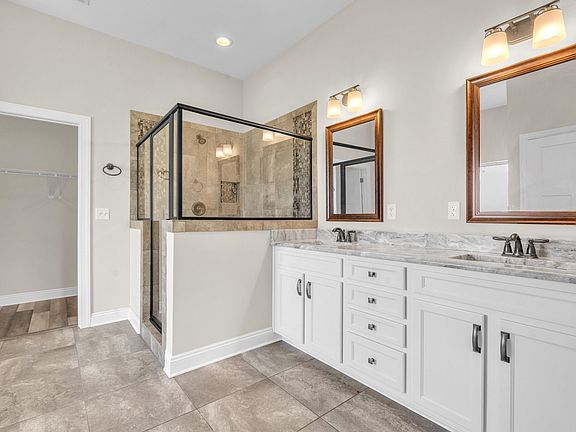 4th image of 104 Lakeview Ter