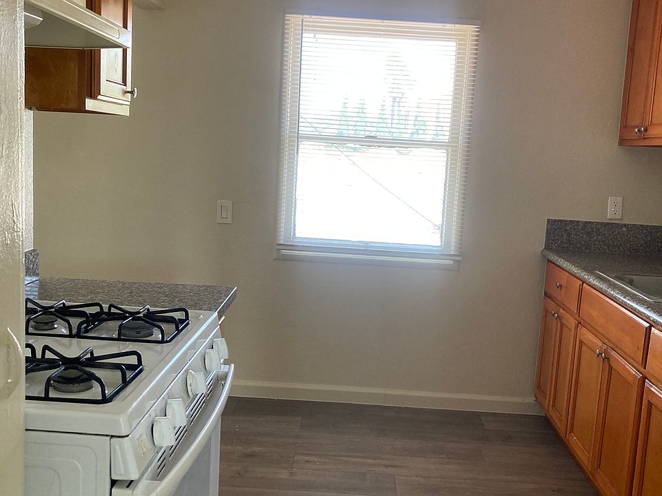1st image of 1060 W 17th St APT 24