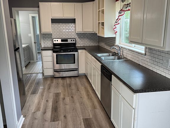 2nd image of 629 W Knox Ave