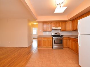 2414 W 1st St #2, Brooklyn, NY 11223