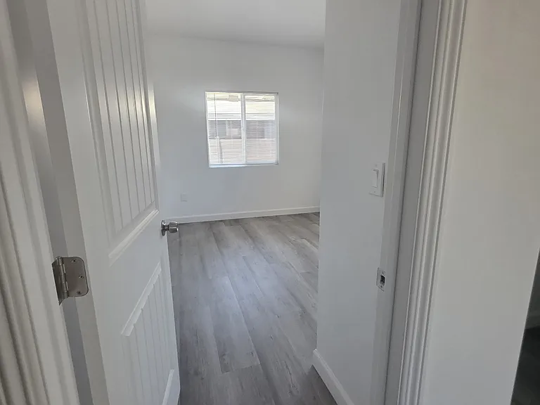 1265 Windsor Dr — Photo 23