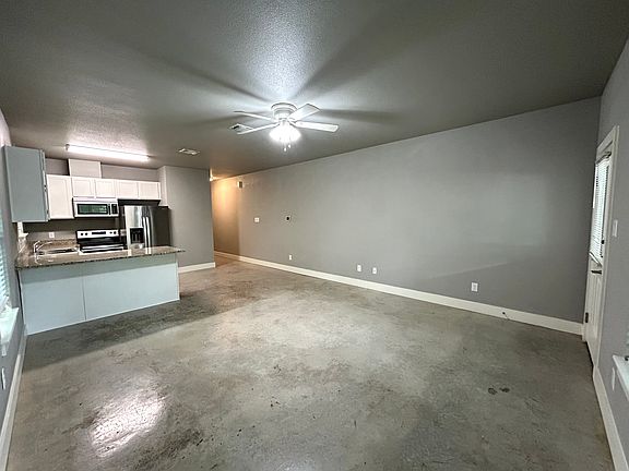 4th image of 1007 Mission Dr #B