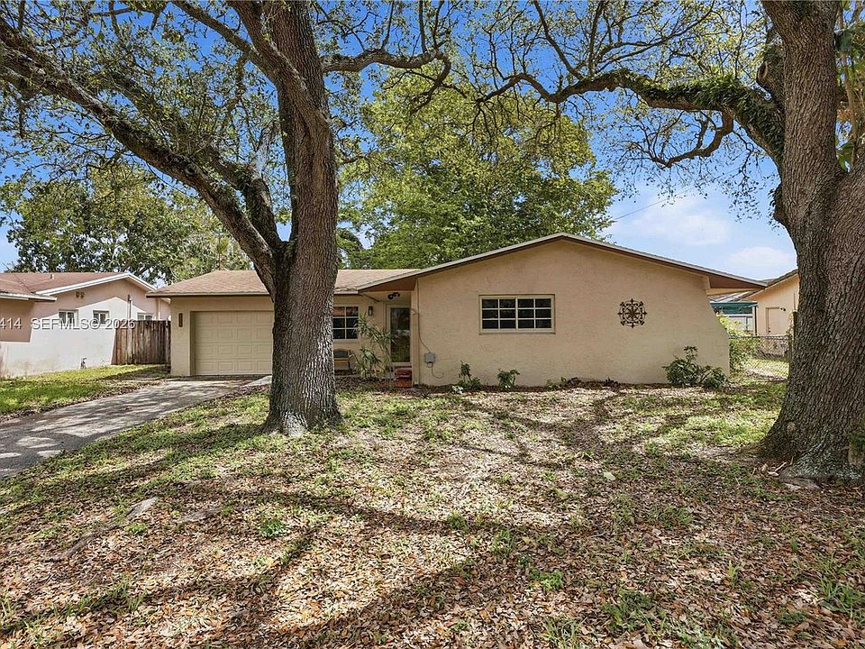 1st image of 4512 SW 27th Ter