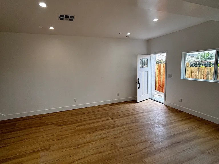 1539 W 213th St #1591-1/2 — Photo 4