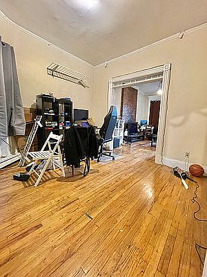 4th image of 477 Clinton St APT 4