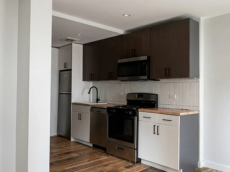945 Bergen St #220 — Photo 8