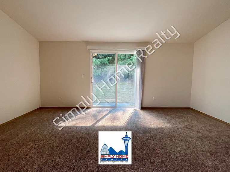 921 Avalon Ct SE — Photo 4
