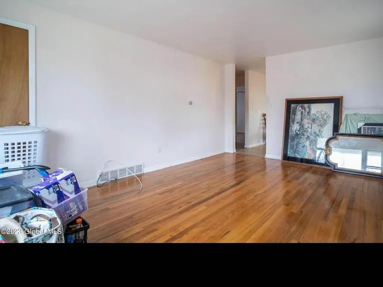 19 Tampa Ave #2 — Photo 5