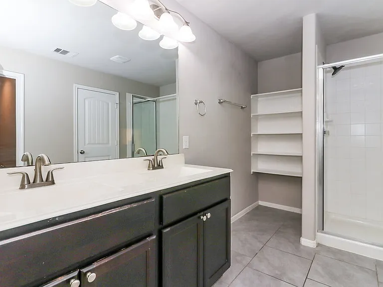 407 Ashley Falls Ln — Photo 10
