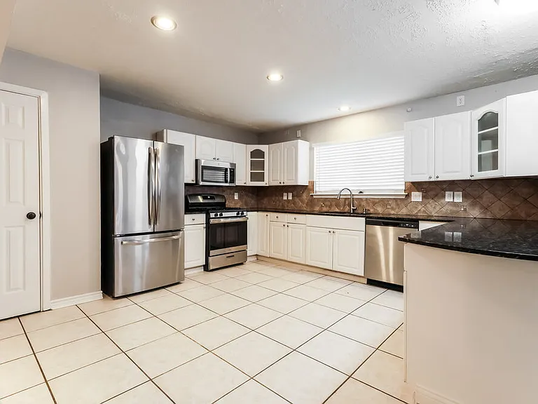 18903 Pine Trace Ct — Photo 7