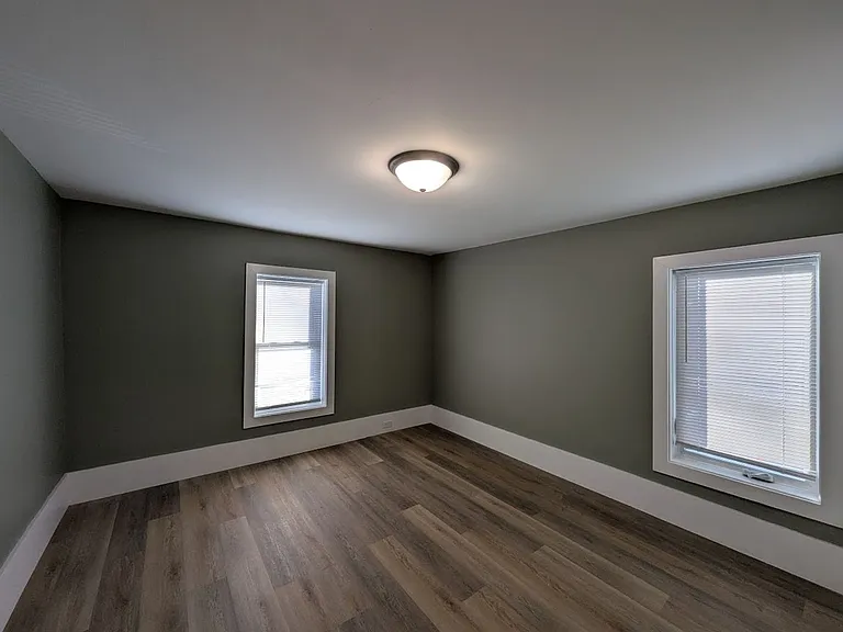 304 E Hill St — Photo 16