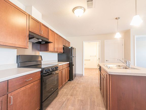 3rd image of 4436 Navarre Ave #Townhouse