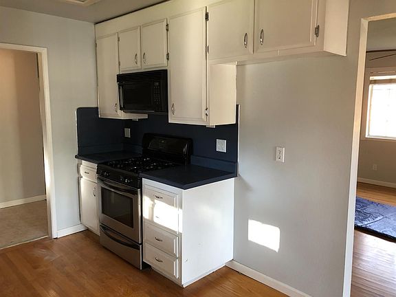 4th image of 1017 Emerald Hills Ct