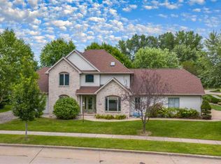 612 E Castlebury Ln, Appleton, WI 54913