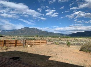 22 Black Lab Ln, El Prado, NM 87529