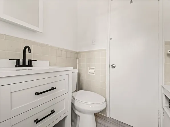 224-17 Manor Road image 14 of 16