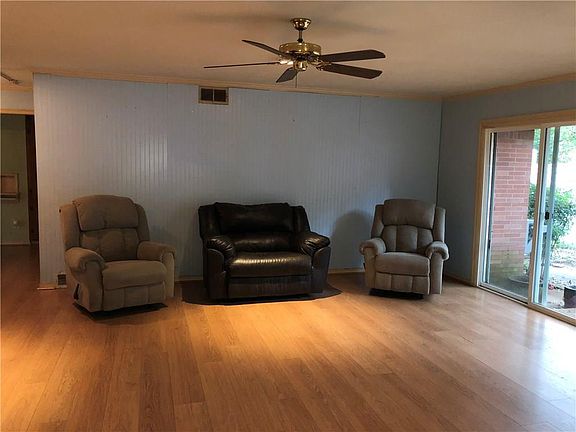 5th image of 405 Lincolnshire Dr