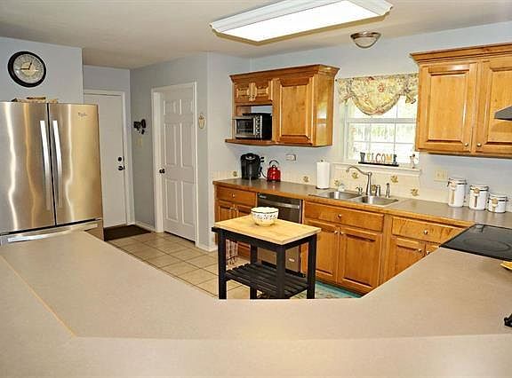 4th image of 415 County Road 42540