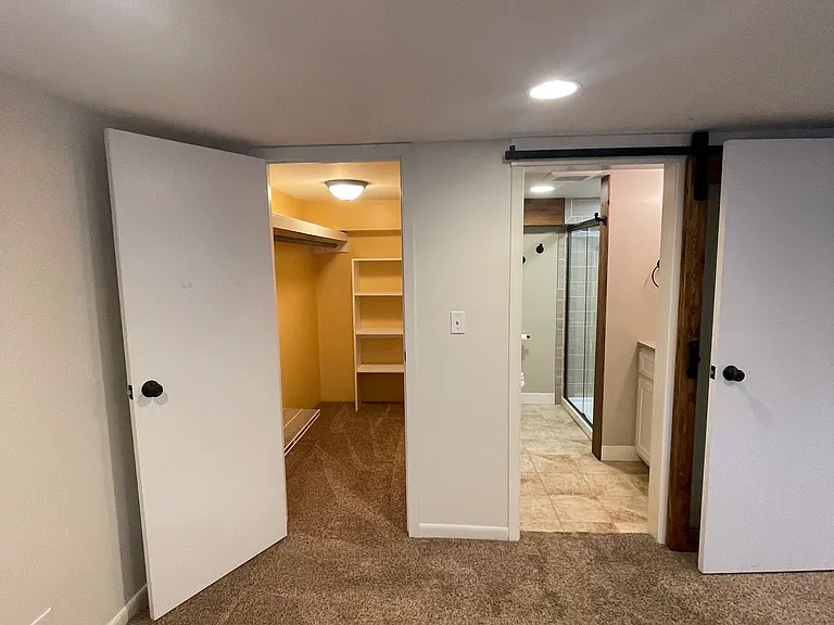 1634 E Glass Ave — Photo 13