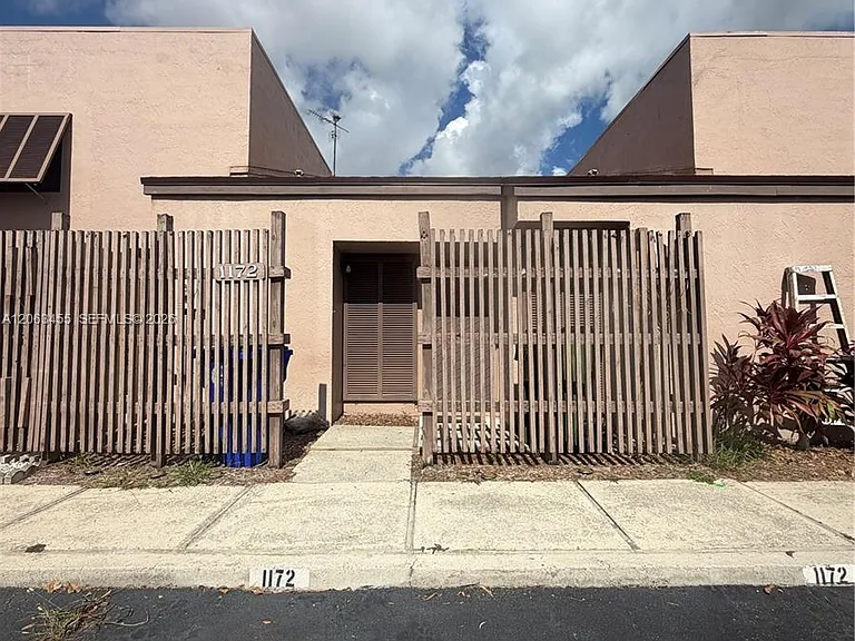 1172 NW 122nd Ter — Photo 3