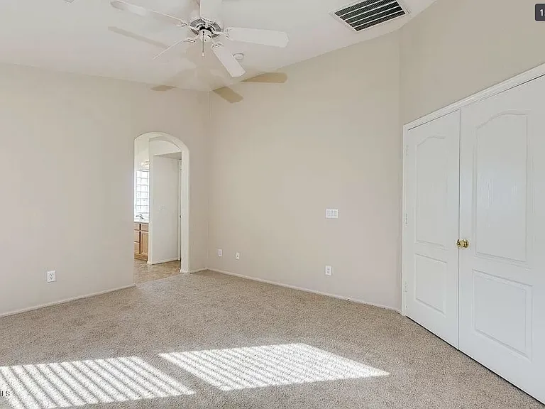 8324 S 48th Dr — Photo 5
