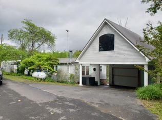 2547 Jim Henry Rd, Dandridge, TN 37725