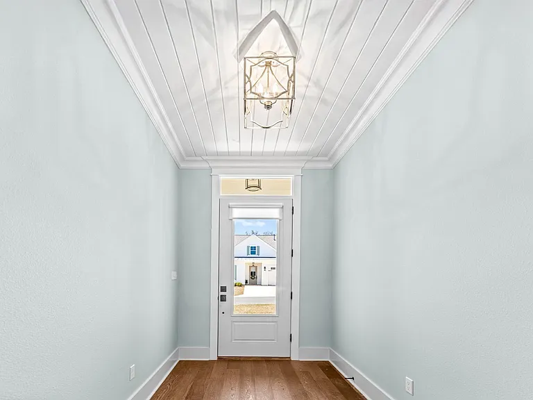 465 Karcher Ave — Photo 6