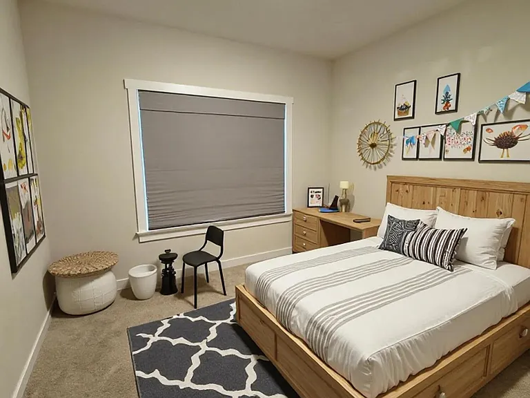 2208 Warbler St — Photo 10