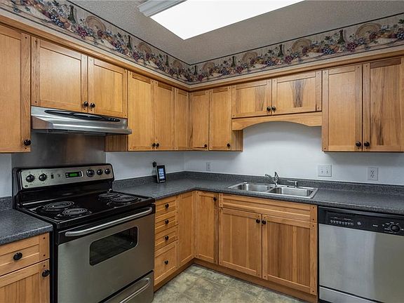 4th image of 1930 W Sanford St