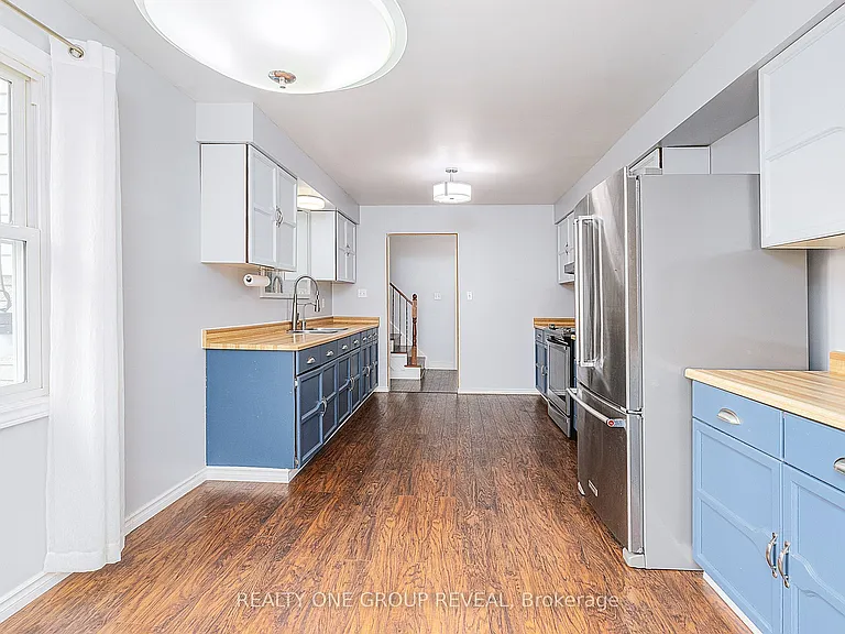 326 Prince Of Wales Dr — Photo 10