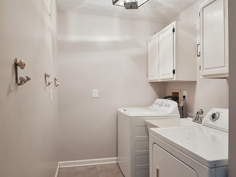 293 Sumption Dr — Photo 18