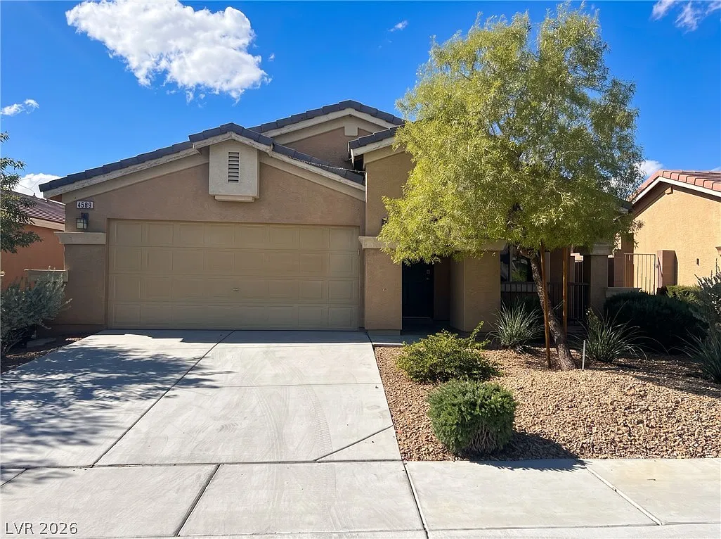 3 bed, 2.0 bath, 1948 sqft, $2,300 — Photo 1
