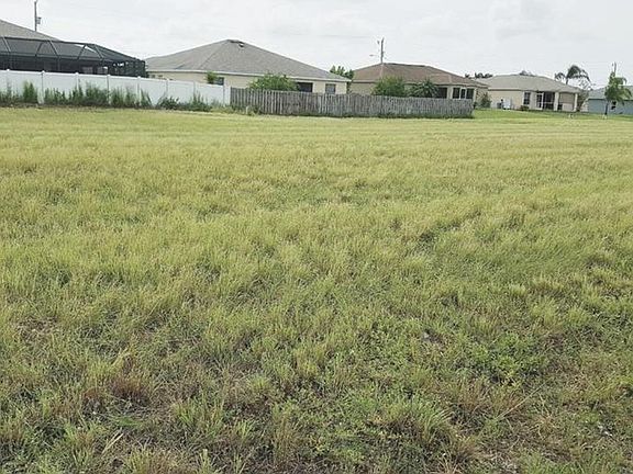 5th image of 1331 Chiquita Blvd N