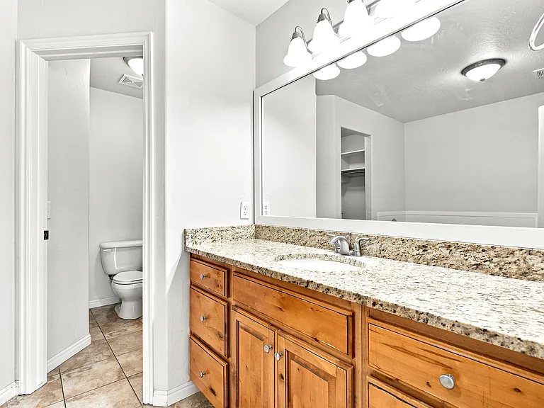 152 S 930th St E — Photo 17