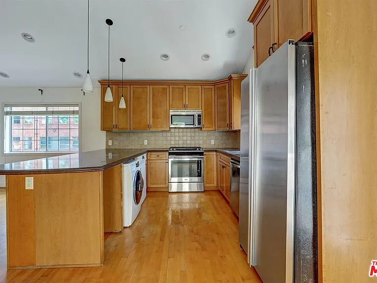 456 1/2 Smithwood Dr — Photo 11