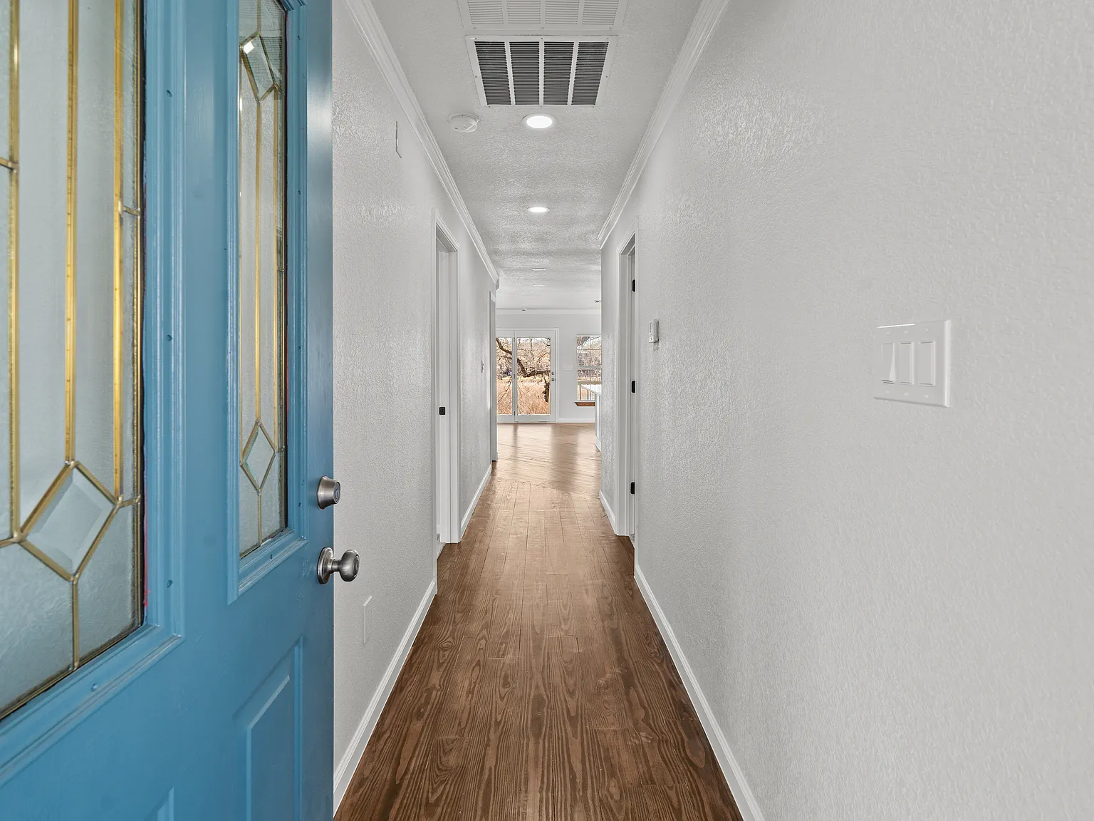 3 bed, 2.5 bath, 1563 sqft, $2,750 — Photo 4