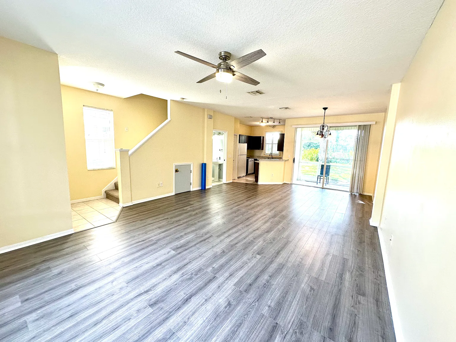 2 bed, 1250 sqft, $2,000 — Photo 3