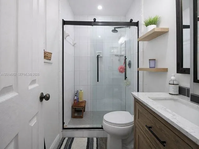 3 bed, 2.0 bath, 1723 sqft, $4,200 — Photo 4