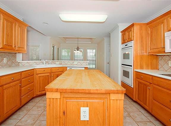 4th image of 1307 Parkview Dr