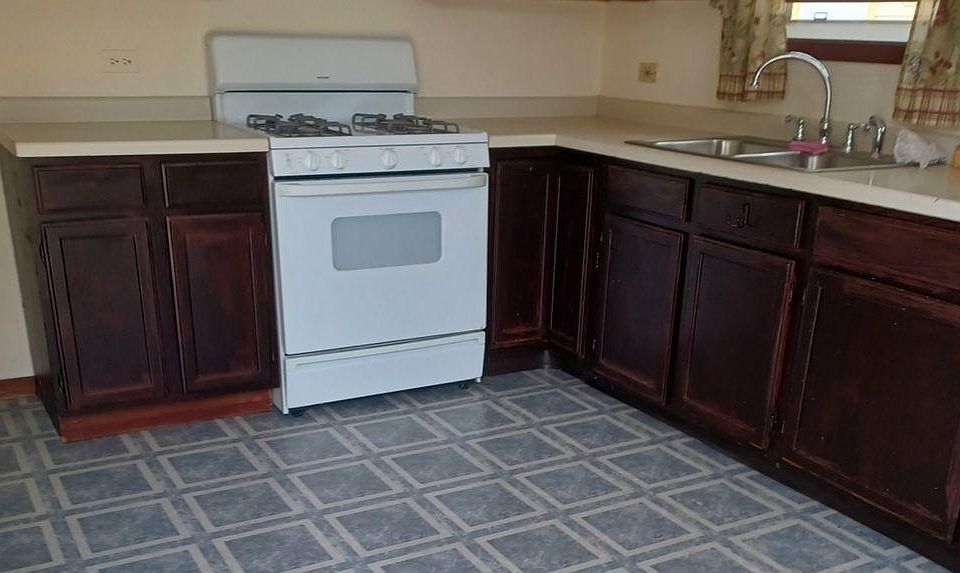 2nd image of 103 E Pineview Dr