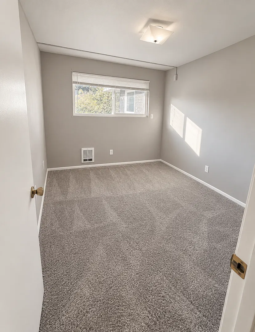 Riverside Terrace — Photo 2