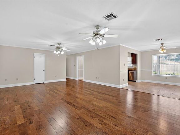 5th image of 3044 Illinois Ave