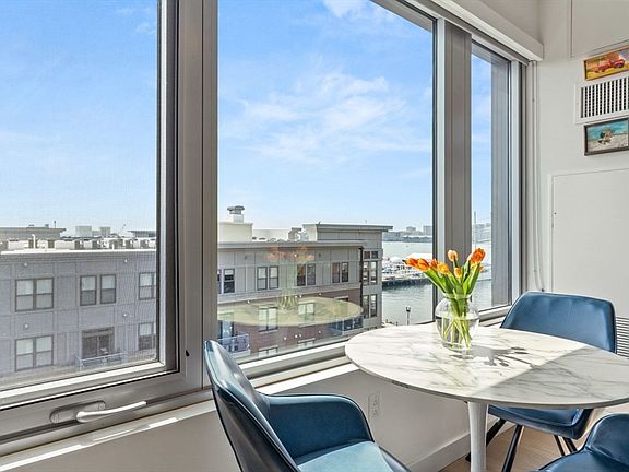 4th image of 45 Lewis St #Penthouse 2